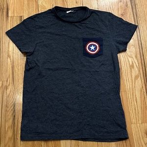 MARVEL COMICS Captain America Pocket shield T-shirt L
